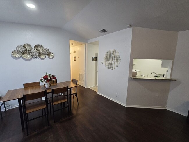 Building Photo - 4111 Sunrise Terrace Dr