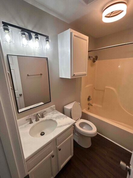 Building Photo - 315 Audubon Cir