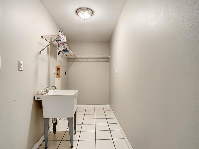 Building Photo - 2375 Bendway Dr