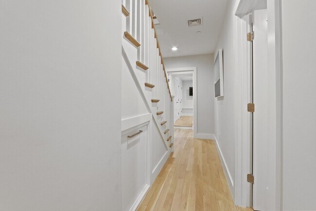 Building Photo - 55 E Springfield St