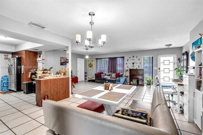 Building Photo - 17930 NE 6th Ave