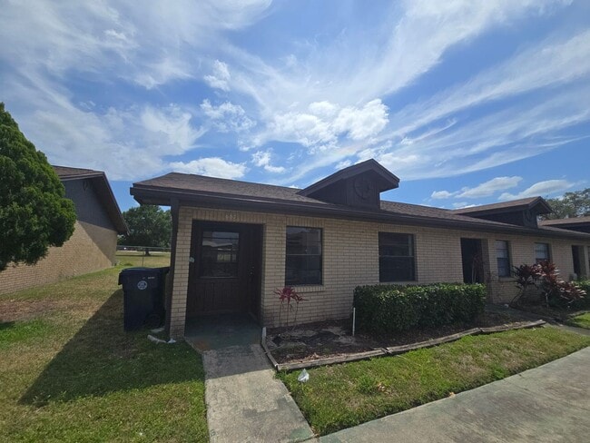 Primary Photo - Updated 2 bed 1 bath end unit Condo