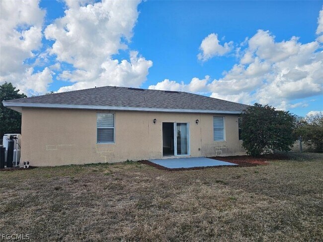 Building Photo - 2619 NW 2nd Pl