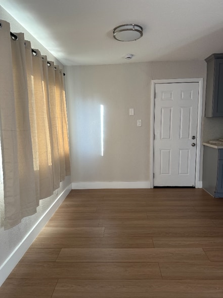 Building Photo - 276 Lippert Ave