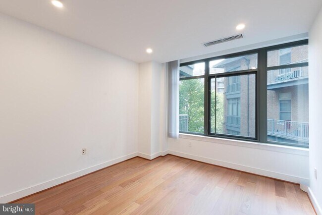 Building Photo - 2425 L St NW