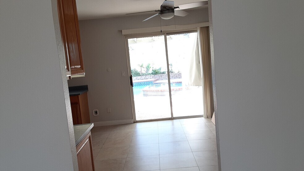 Building Photo - 15157 Jenell St