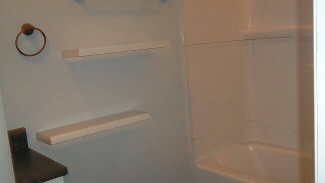 Building Photo - 850 N State St