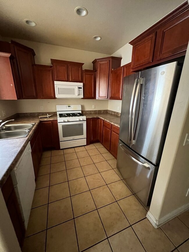 Building Photo - RENT REDUCED: Westside Flagstaff 3 Bed/2.5...