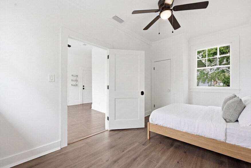 Bedroom 2 - 2253 Herschel St