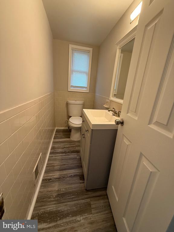 Building Photo - 5852 Mt Vernon Dr