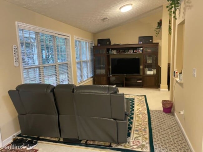 Building Photo - 4 br, 2 bath House - 482 John Stewart Pl