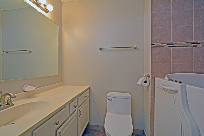 Building Photo - Condo on the St. Croix River