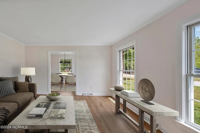 Building Photo - 204 S Harris St