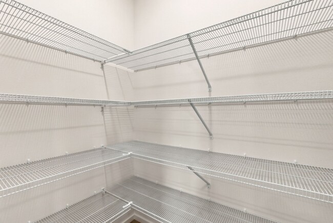 Building Photo - Spacious Columbia Floorplan with Full Unfinished Basement