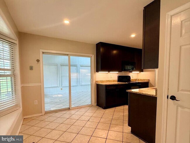 Building Photo - 8487 Inspiration Ave