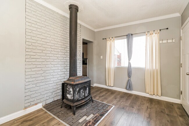 Building Photo - Fantastic 2bd/1ba home! Let yourself in!