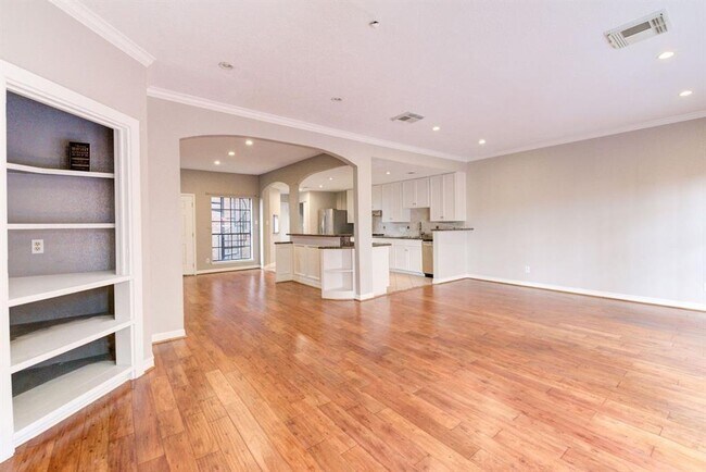 Building Photo - 225 Asbury-