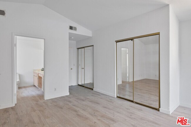 Building Photo - 8473 Penfield Ave