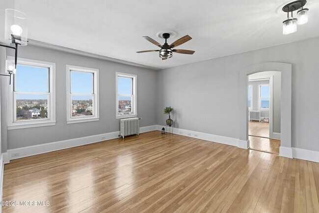 Building Photo - 400 Deal Lake Dr