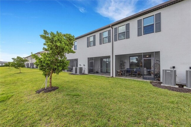 Building Photo - 15227 Sunny Day Dr