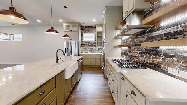Building Photo - 2405 Vineyard Dr