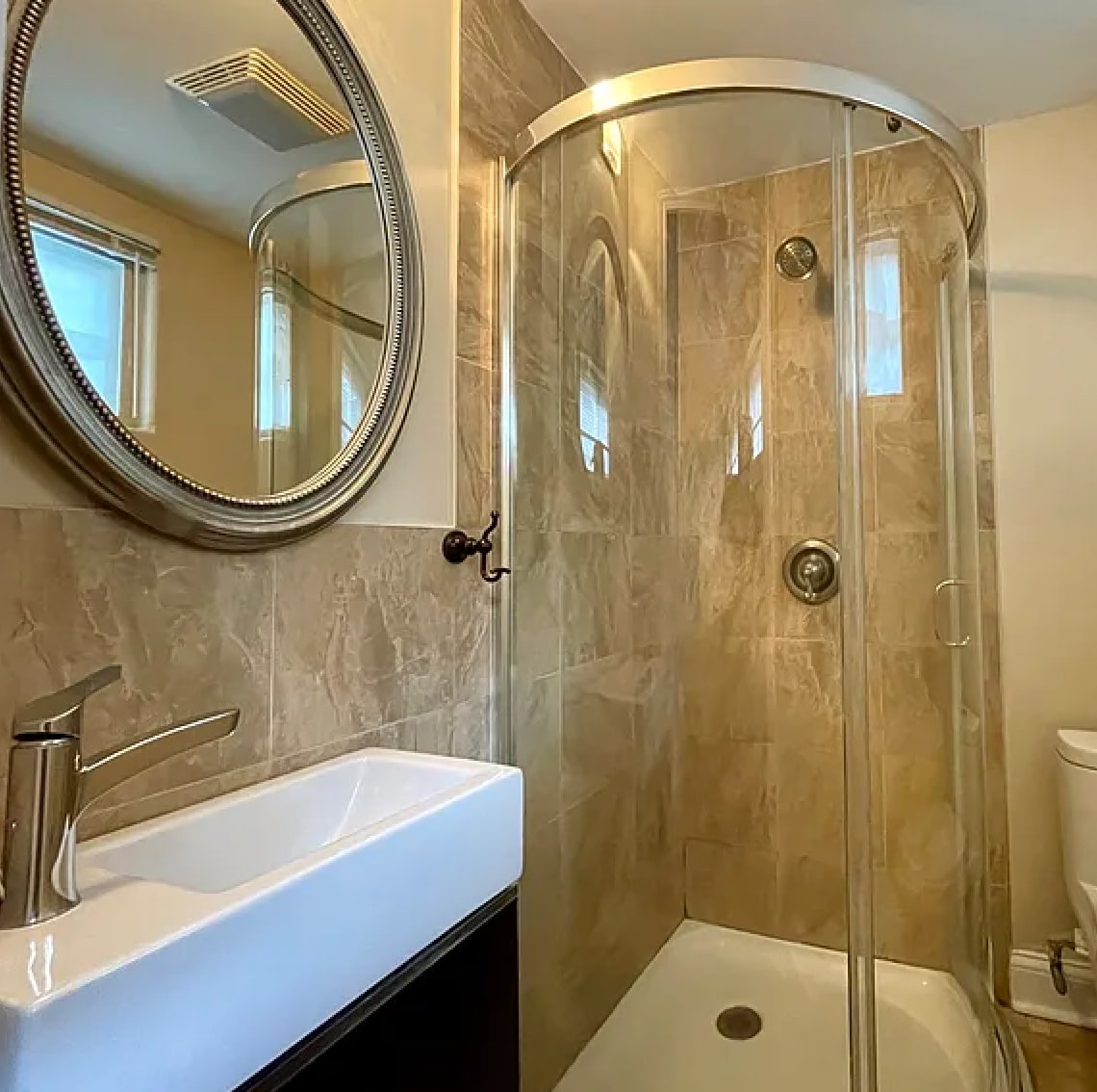 Building Photo - 2545 W Logan Blvd