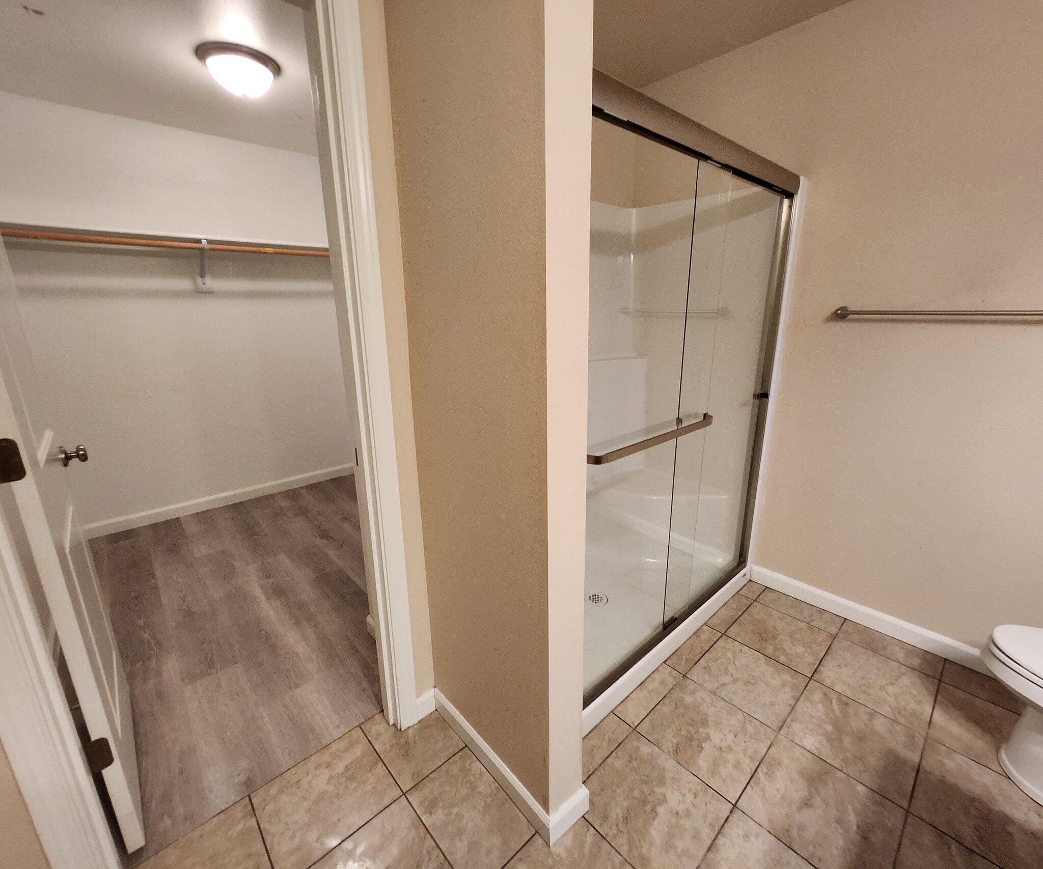 Building Photo - 9270 SE Caruthers St