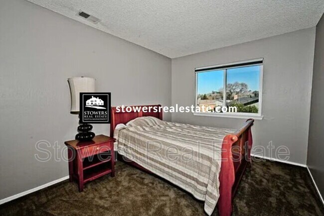 Building Photo - 112 Summerwood Pl