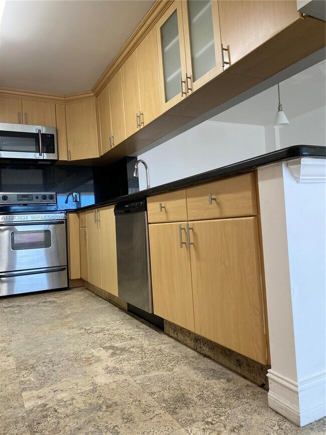 Building Photo - 177 Ocean Ln Dr