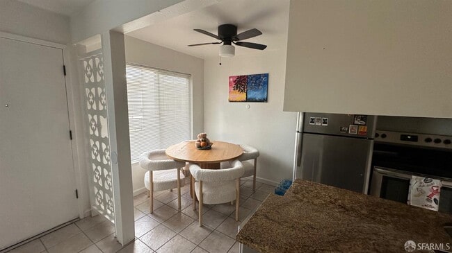 Building Photo - 483 Lincoln Cir