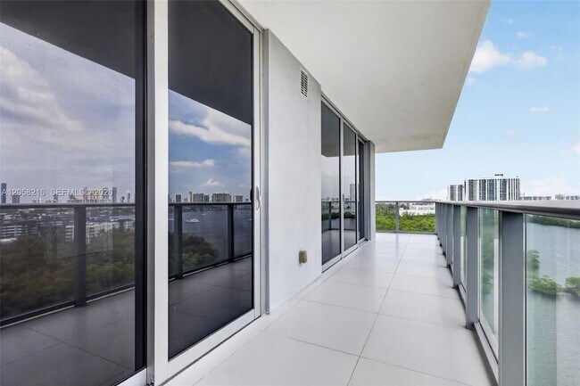 Building Photo - 16385 Biscayne Blvd