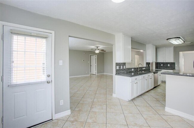 Building Photo - 2301 Wimberly Dr