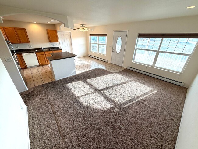 Building Photo - 1085 Orion Rd