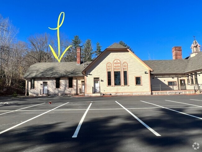 Building Photo - 352 Manchaug Rd