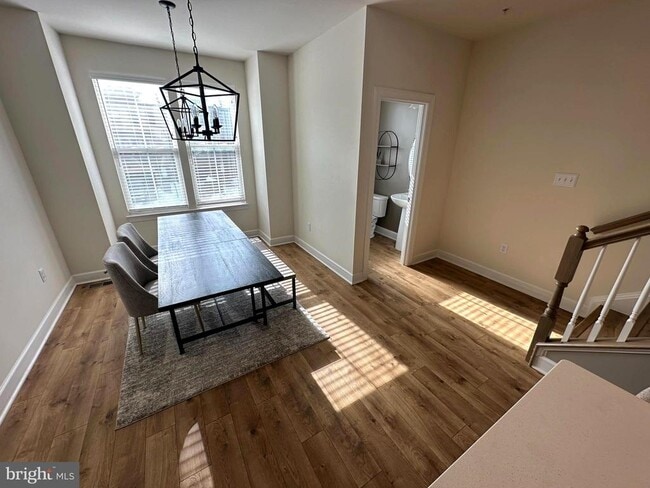 Building Photo - 127 Capital Ct