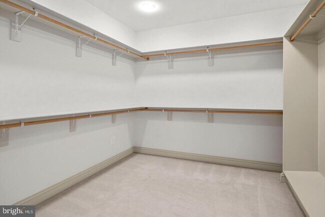 Building Photo - 6251 Linway Terrace