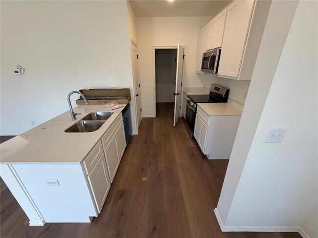Building Photo - 303 Aaran Way