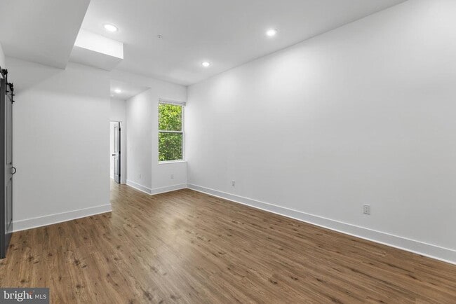Building Photo - 3934 W Girard Ave