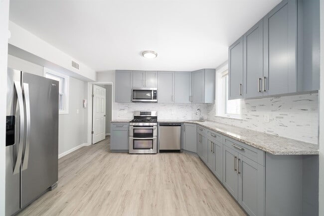 Building Photo - 408 Monastery Pl
