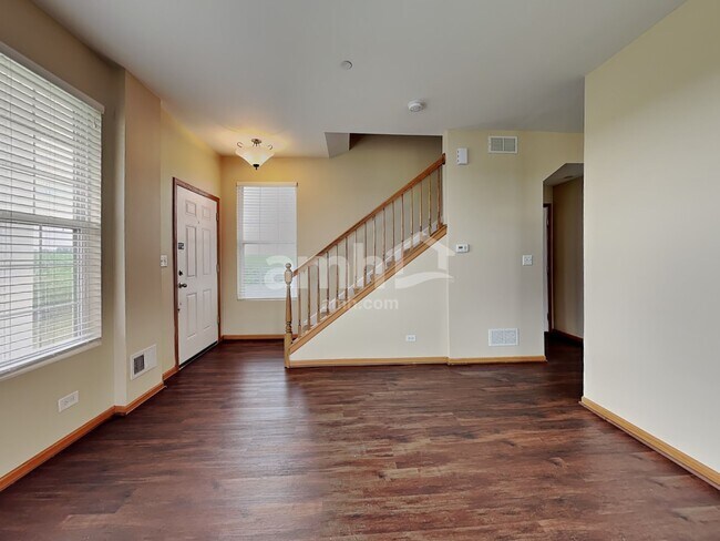 Building Photo - 211 Barrett Dr