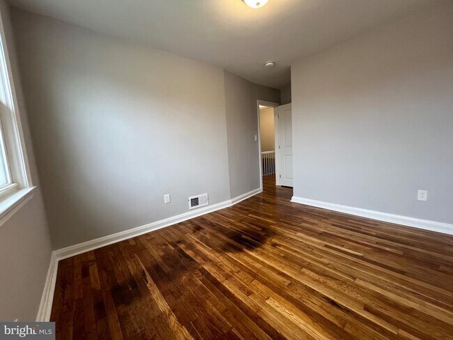 Building Photo - 7255 Stratton Way