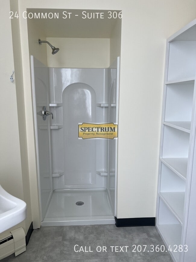 Building Photo - 24 Common St