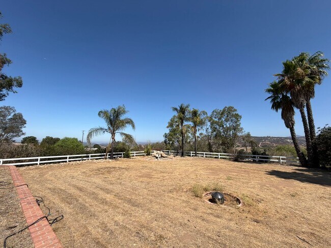 Building Photo - 18655 Oak Ridge Ln