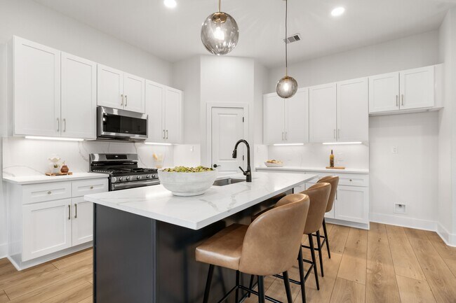 Building Photo - 22806 August Leaf Dr