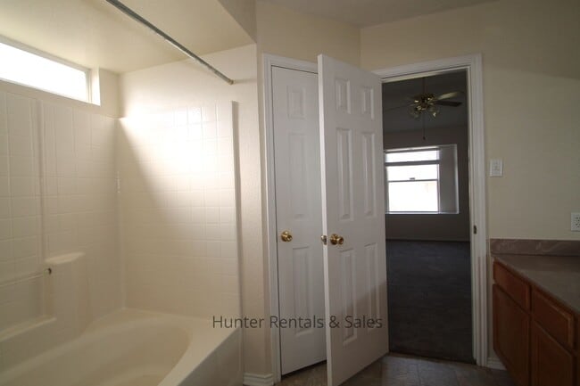 Building Photo - Southwest Killeen!