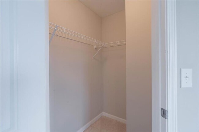 Building Photo - 416 Montclair Ct