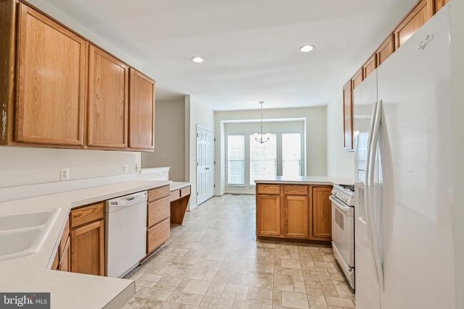 Building Photo - 8373 Millwood Dr