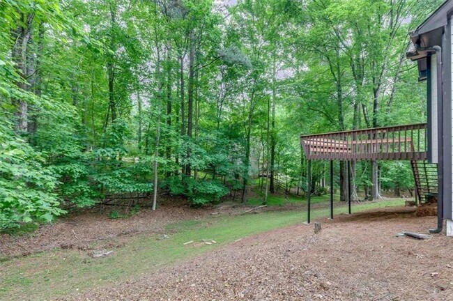 Building Photo - 718 Players Ct