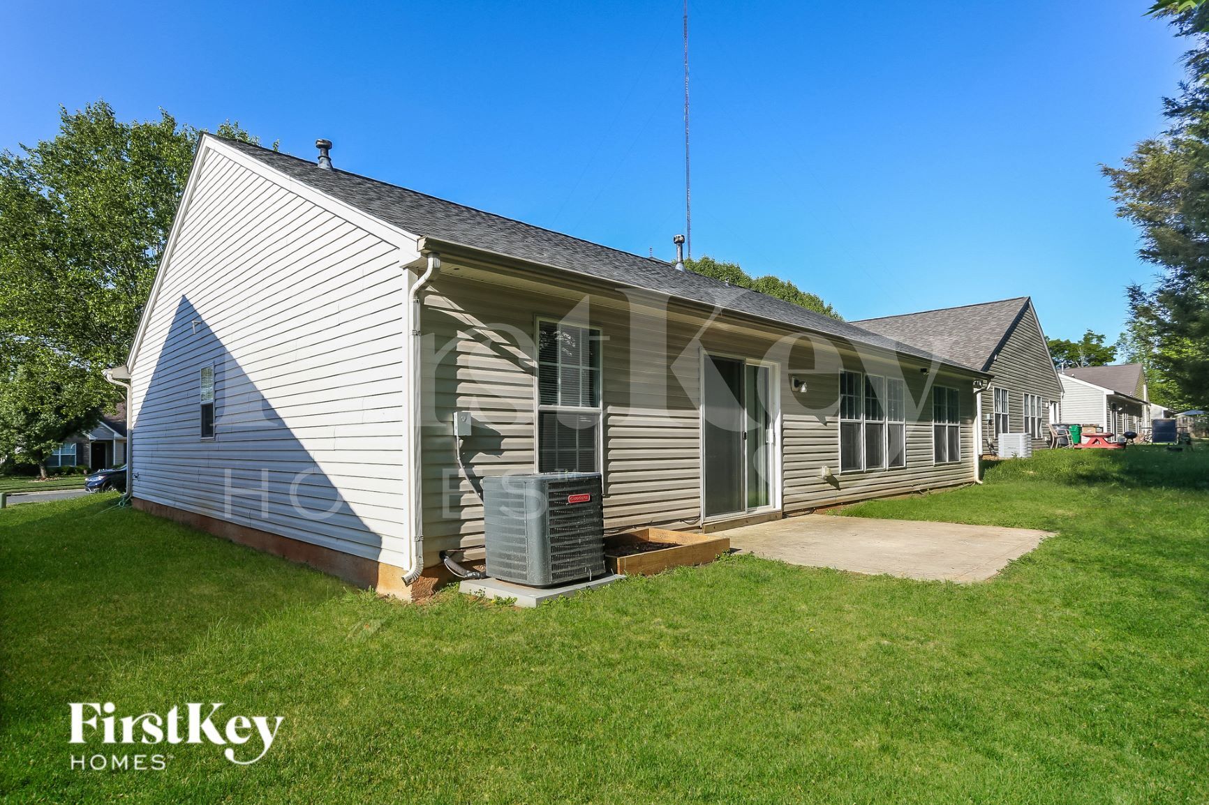 Building Photo - 11033 Sandboar St