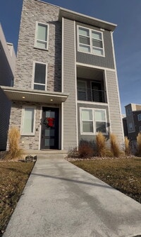 Building Photo - "Spacious 4-Bed Townhouse with Scenic Views & Rooftop Patio in American Fork!"